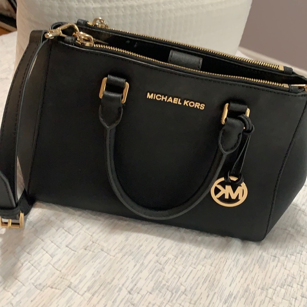 Black crossover bag